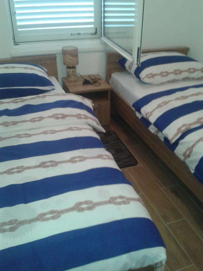 Apartmani Andrea Karlobag Dış mekan fotoğraf