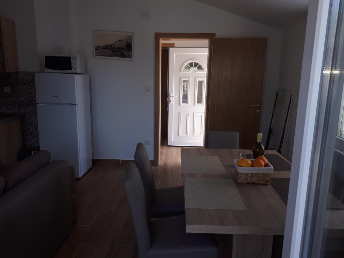 Apartmani Andrea Karlobag Dış mekan fotoğraf